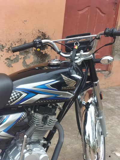 CG 125 just 2700 km used number laga howa ha