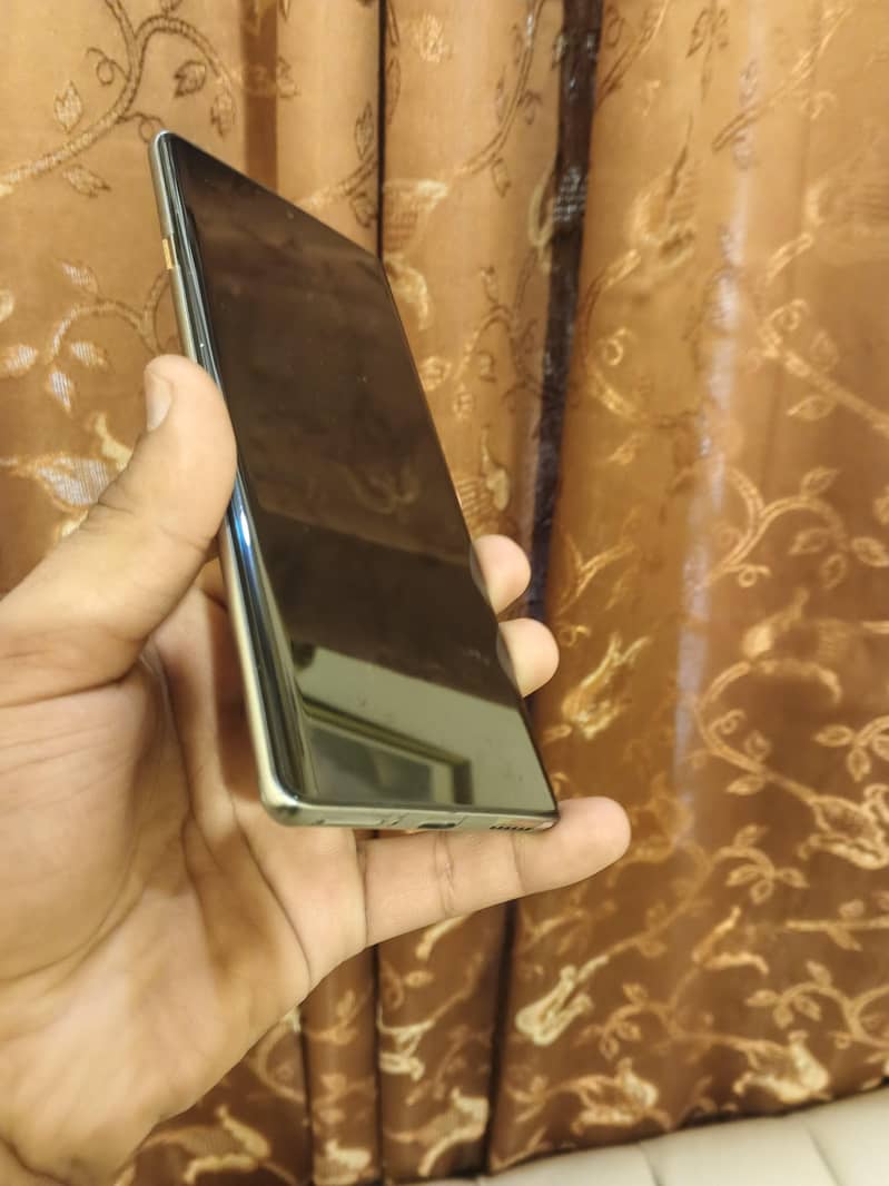 Techno Camon 40 pro 4