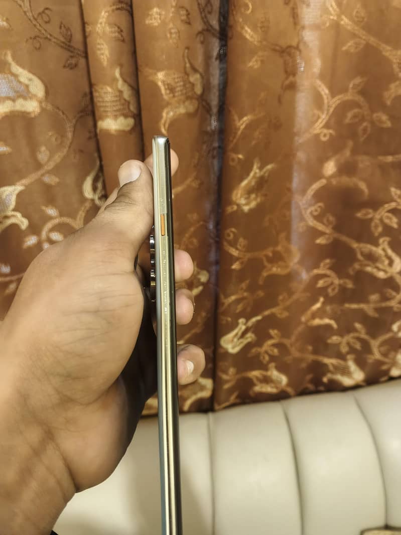 Techno Camon 40 pro 6