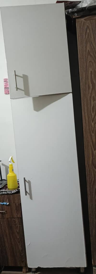 Single door Almari