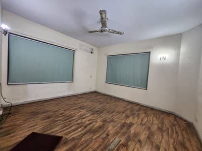 Garden town 4 Kanal Commercial House Available For Rent