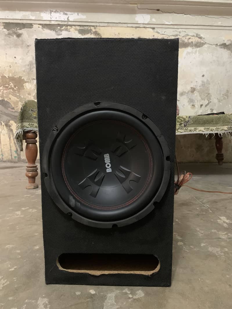 Subwoofer+amplifier 0