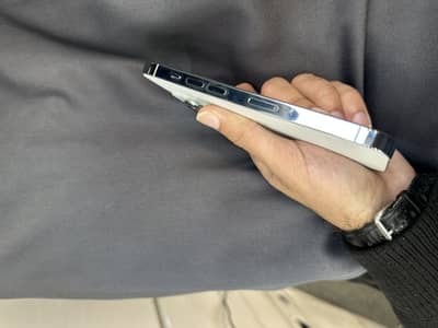 Iphone 14 pro 256gb pta 96 battery health genuine waterproof