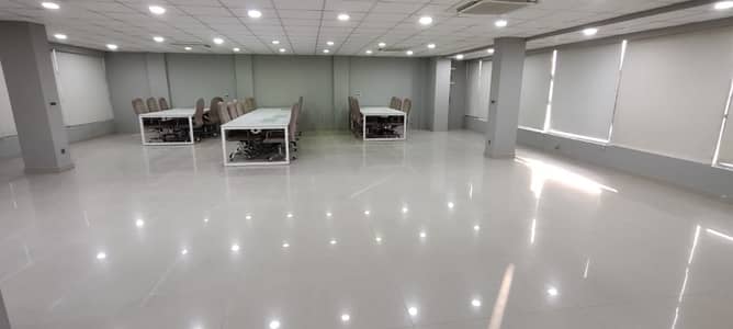 In I-8 NEW OFFICE CORPORATE OFFICE. . . 2000 SQR FT