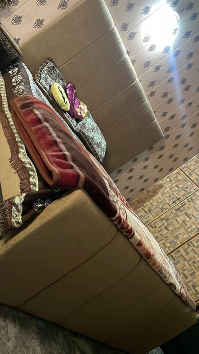 Aesthetic Buckley Fabric Bed Excellent Condition