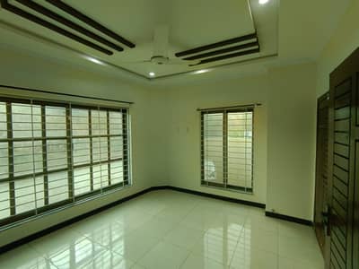 Very Reasonable Rent 10 Marla Upper Portion Available For Rent