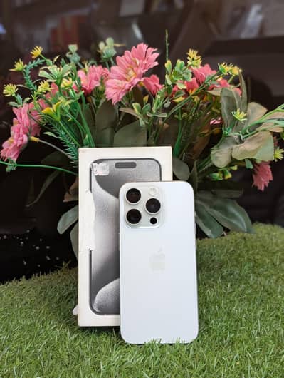 Apple iphone 15pro simlocked 128gb 98% health available