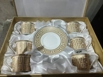 cups with saucers
