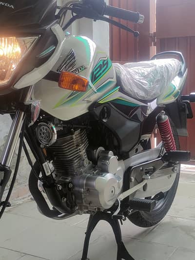 Honda 125 f 2022 new 200 kms running