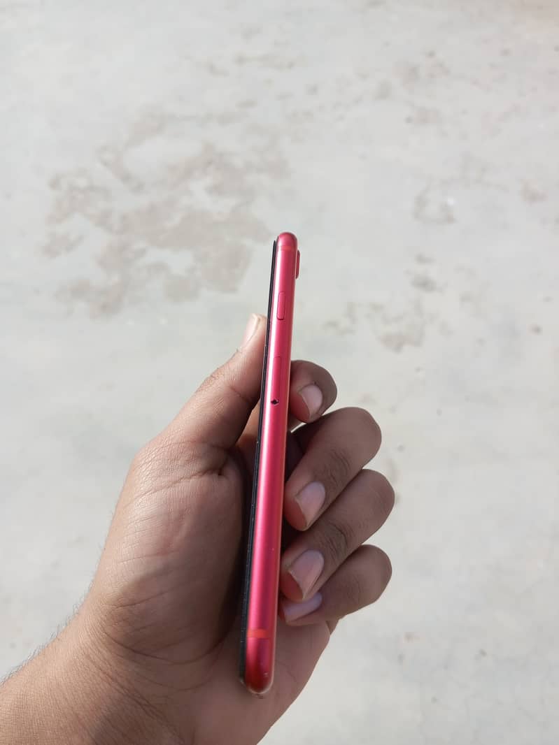 iPhone SE 2nd generation 1