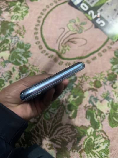 All ok ha bus mirror thora sa break ha jo k ap pic ma dekh skty hein