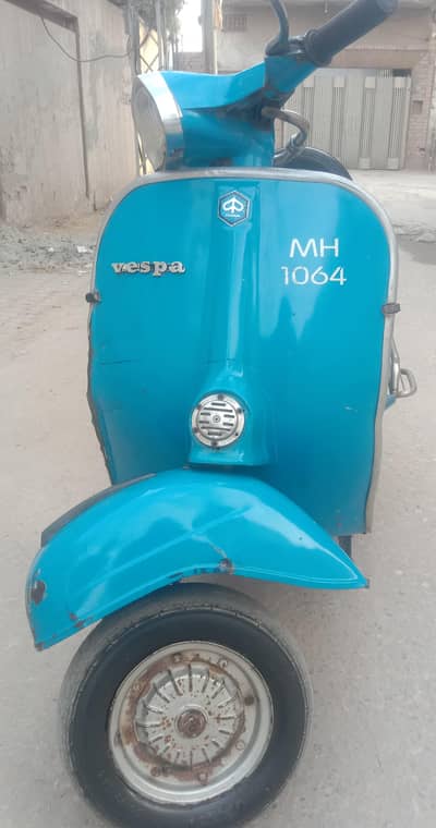 Vespa 1971 Italy assemble
