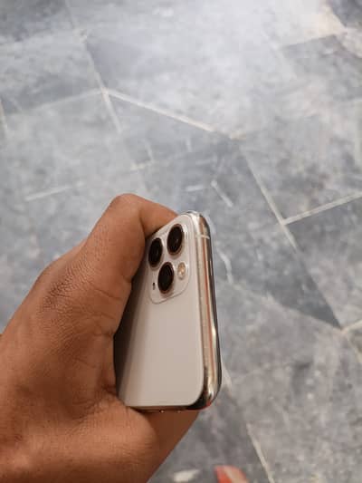 iPhone 11 pro 10/10 condition