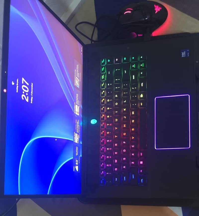 Dell Alienware m16 r2 1