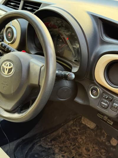 Toyota Vitz 2012