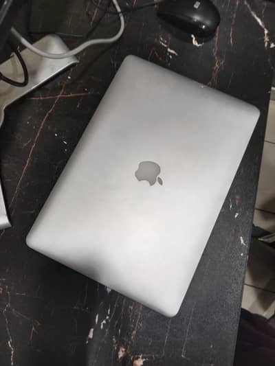 Apple MacBook Pro retina mid 2015 15inch core i7 mint condition