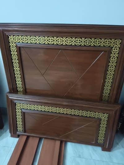 3 Single Beds with mattress