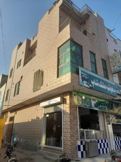 3 marla coner upper 2 portion for rent office aur wear house ka lia khali ha