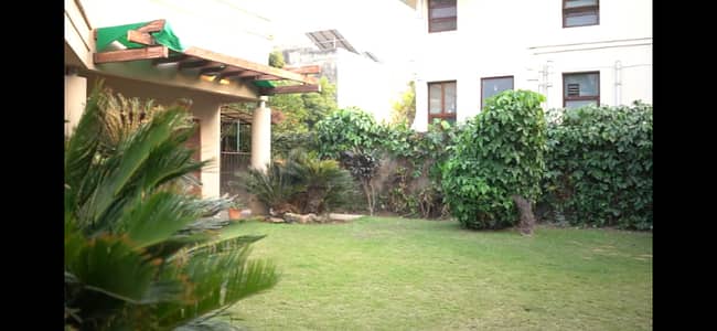 Rare Opportunity: 4-Bed Fixer-Upper On Premium 206 Ft Front In Model Town