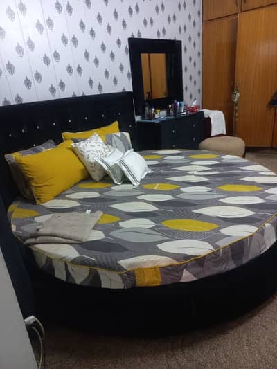 Amazing Bed+Side Table For Kids Or Couples