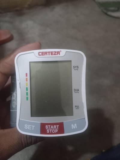 4000 ki Blood pressure meschine Digital