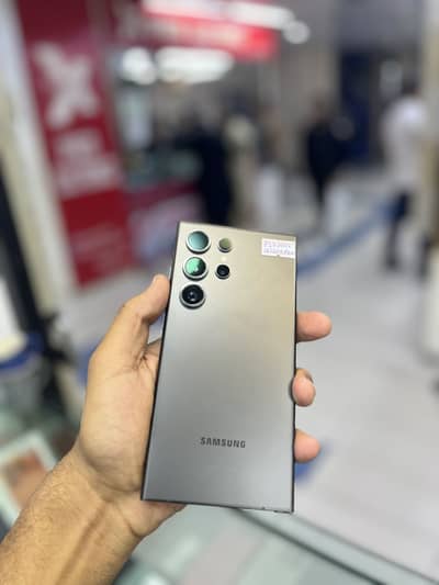 New Samsung Galaxy S24 Ultra 256Gb now available 10/10 condition