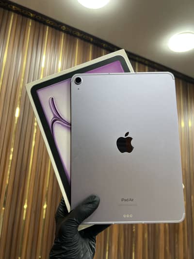 APPLE IPAD AIR 6 (M2) CHIP 128GB WiTH BOX
