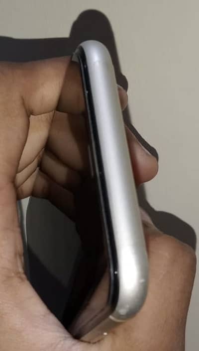 Urgent Sale Iphone 11 64GB Non-PTA Factory Unlock Pannel Line