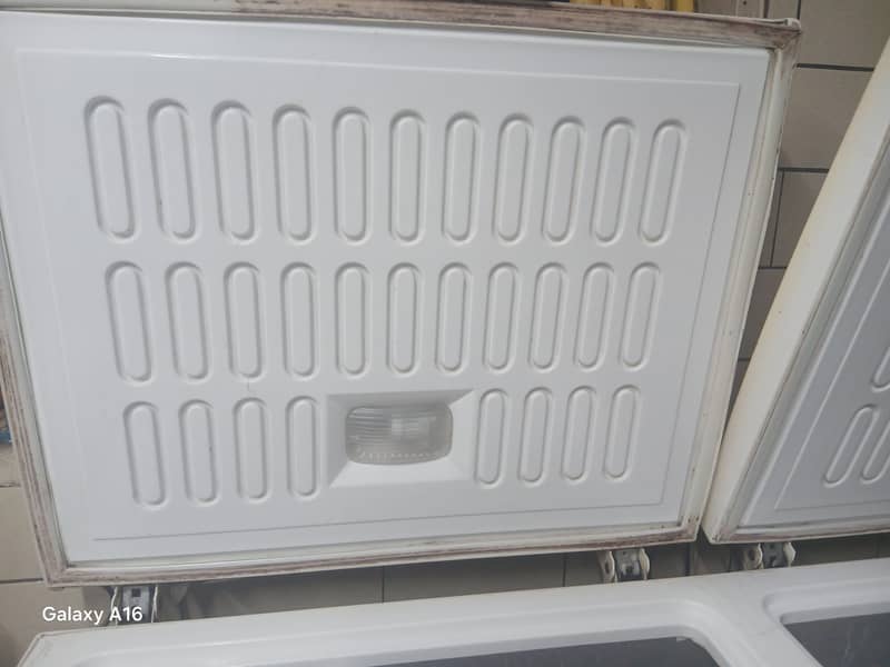 waves deep freezer 1