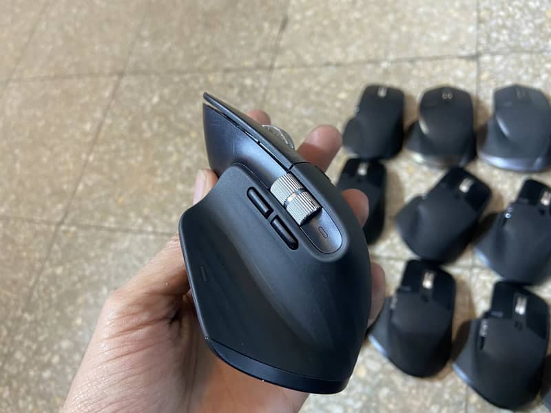 Logitech MX Master 3 Bluetooth multi device mouse 1