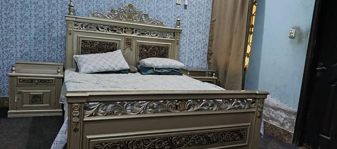 king size bed, with mattress n side tables