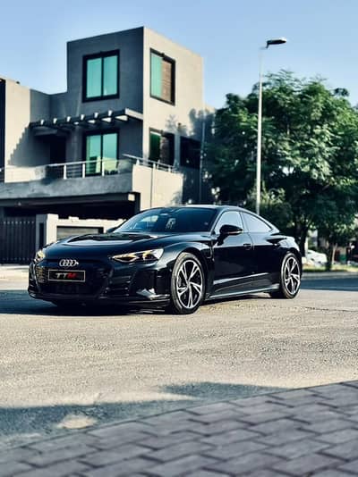 Audi E-tron-Gt 2022 model b2b sindh registered