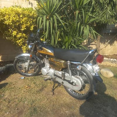 Honda 125 self strt Brand new condition first hand own my name