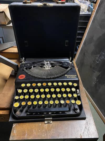 1920's Remington Portable typewriter with cover case box