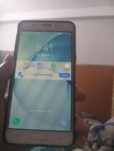 Samsung mobile lush sim not working condition just back damage