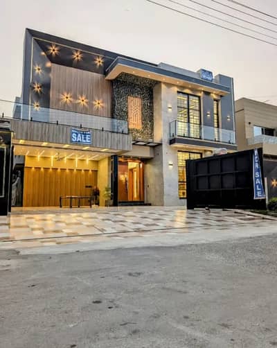 Luxury Living: Spacious 5-Bed Residence in Valencia TownPriced to Sell at 9 Crore. 60 lac  Description: