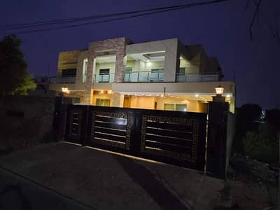 40 Marla 150 Feet Road 6 7 Bathrooms 5 Years Old House For Sale In Valencia Town Lahore Demand 14 Crore 50 Lac