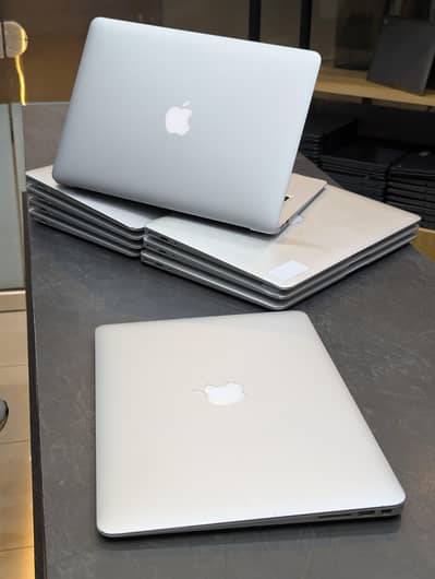 MacBook Air 2017 ( i5 , i7 ).  A Grade