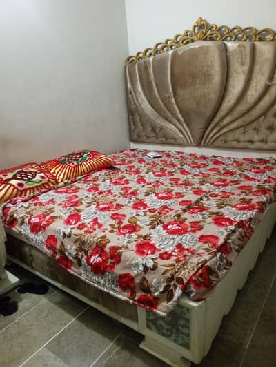 Full size bed with mattress