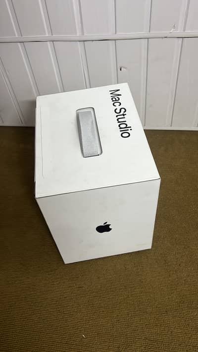 Apple Mac Studio M4 Max 48GB 1TB 10 Months Warranty