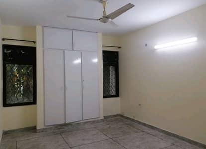 A 10 Marla Flat In Lahore Is On The Market For Rent
