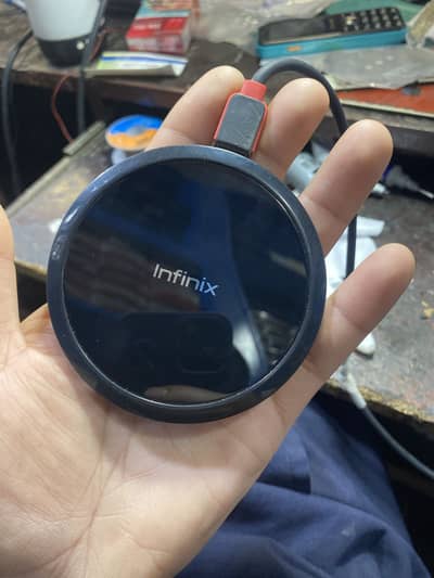 Infinix and i phone sported orignal wireless charger