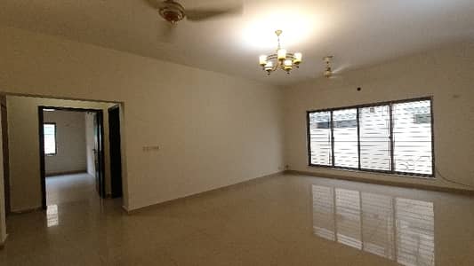 15 Marla House Available In Askari 10 For Sale
