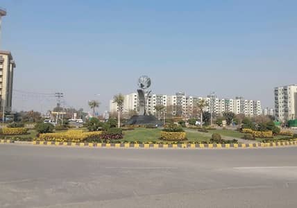 A Spacious 10 Marla Flat In Askari 11