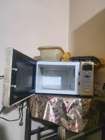 Dawlance Microwave Oven