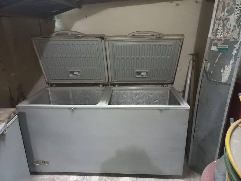 waves deep freezer 8