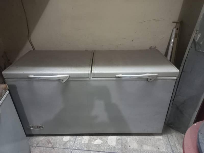 waves deep freezer 9