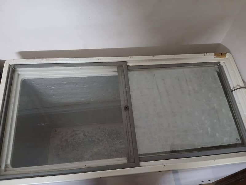 waves deep freezer 11