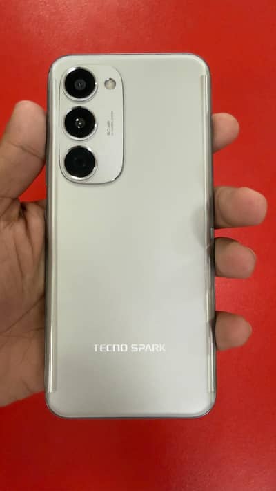 Tecno spark 40 pro plus