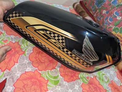 Homda 125 goldb edition geniune fuel tank 03354961229